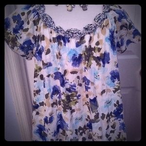 Kim Rogers 100 percent cotton med top flowers